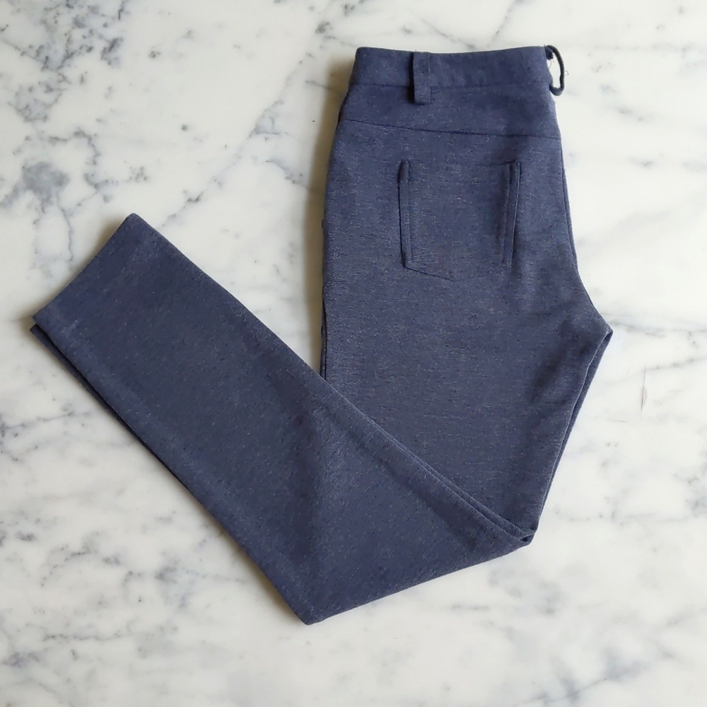 Foreign Exchange High-Waist Soft Woven Fabric Stretch Ankle Pant.